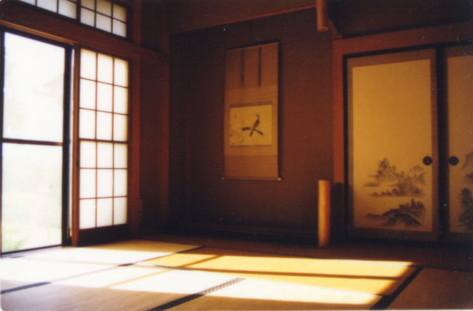 a typical traditional japanese room