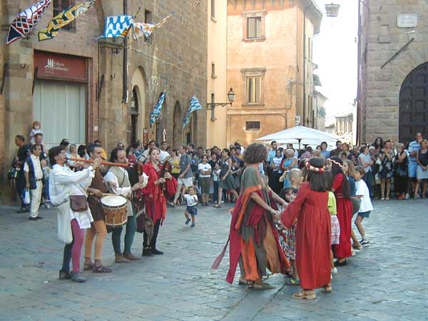 volterra festa medioevale