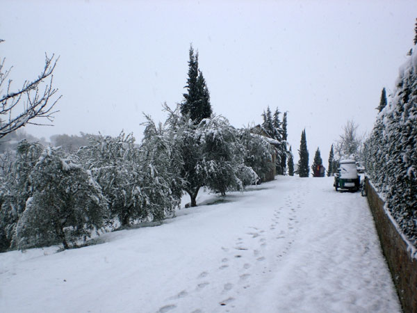 snow in Tuscany
